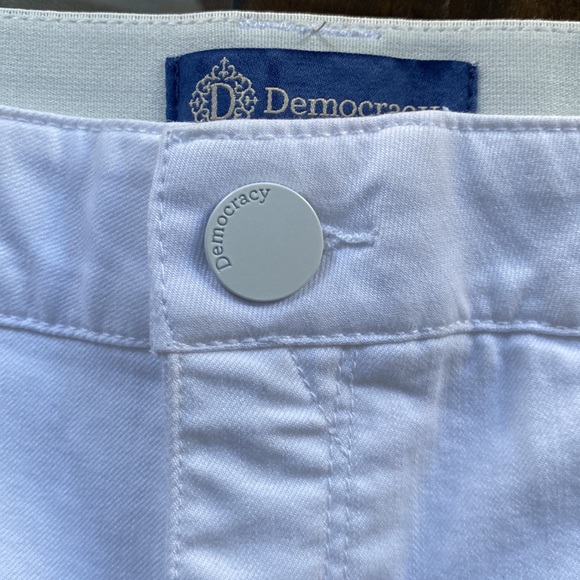 Democracy Womens Roll Cuff Bermuda Shorts. - Picture 10 of 14
